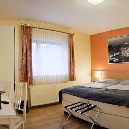 Zum Burghof Hotel Schoenberg Buitenkant foto