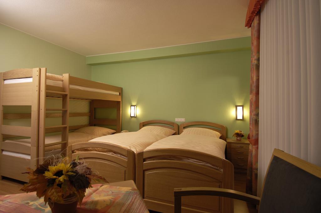 Zum Burghof Hotel Schoenberg Kamer foto