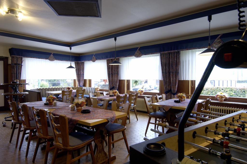 Zum Burghof Hotel Schoenberg Buitenkant foto